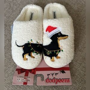 NWT Dachshund Dog Embroidered White Slippers